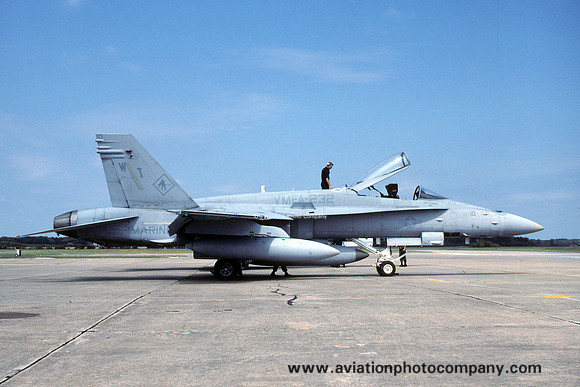 US Marines VMFA-232 F/A-18C Hornet 163750/WT-10 (1991)