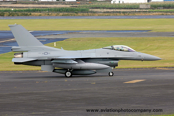 Omani Air Force GD F-16C 832 on delivery through Lajes (2014)