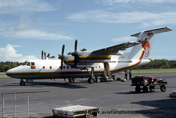 Air Niguini DHC-7-100 P2-ANO (1983)