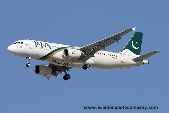 PIA Pakistan International Airbus A320-200 AP-BLV at Dubai IAP (2016)
