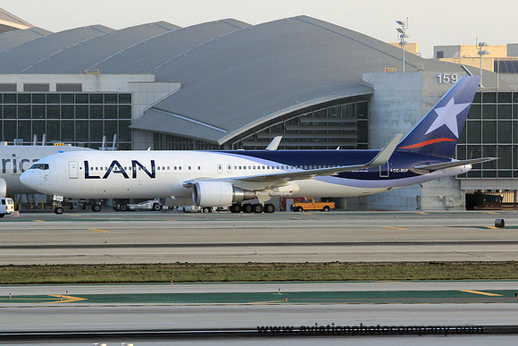 LAN Chile Boeing 767-300 CC-BDF at Los Angeles IAP (2014)