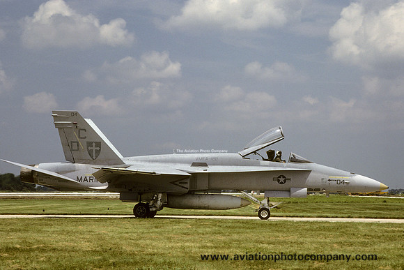 US Marines VMFA-122 McDonnell Douglas F/A-18A Hornet 162457/DC-04 (1989)