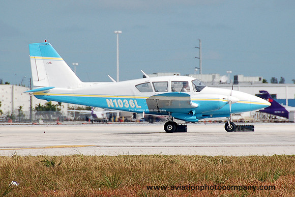 Piper PA-23 N1036L at Miami IAP (2008)