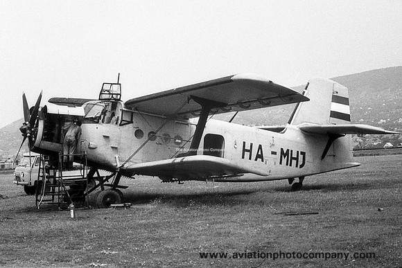 Antonov An-2 HA-MHJ