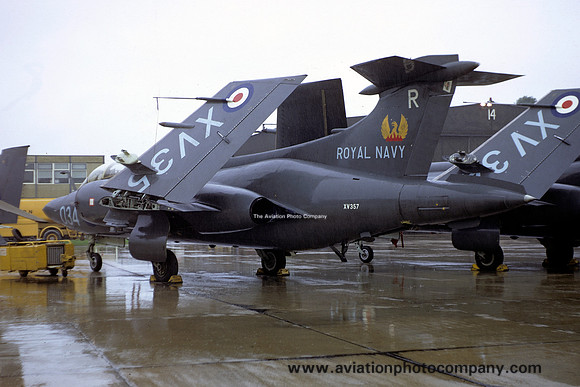 Royal Navy 809 Squadron Blackburn Buccaneer S.2 XV357/R034 (1972)