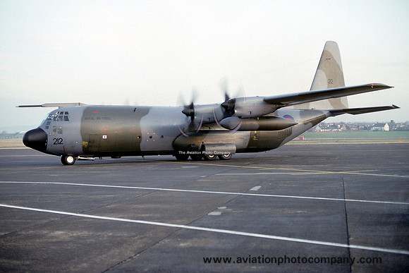 RAF Lyneham Transport Wing Lockheed C-130K Hercules C.3P XV212 (1987)
