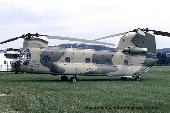 Libyan Air Force Vertol CH-47C Chinook LC-020 (1980)