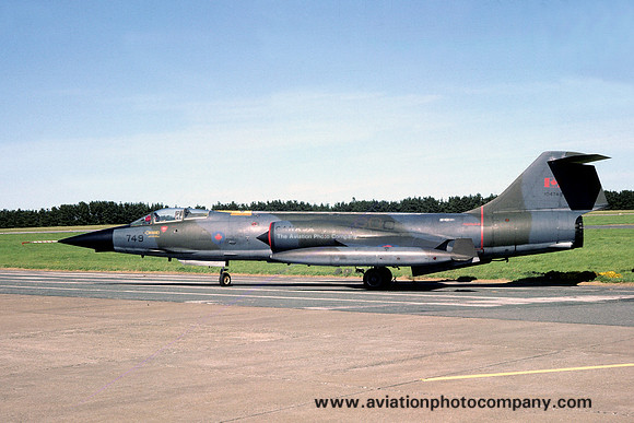 Canadian Air Force 1 CAG Canadair CF-104 Starfighter 104749 (1981)