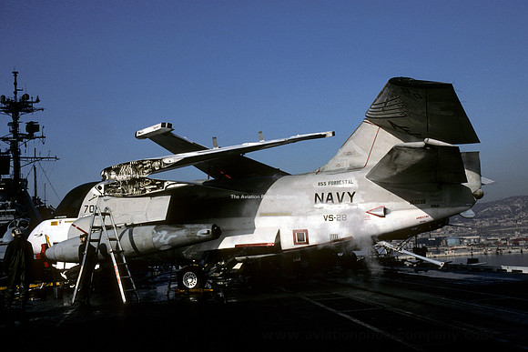 US Navy VS-28 S-3B Viking 160138/AE-700 on board USS Forrestal (1991)