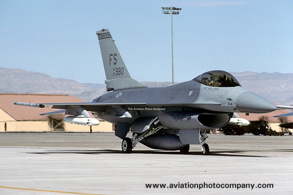 USAF Arkansas ANG 184 TFS F-16A Fighting Falcon 82-0980/FS at Nellis AFB (1991)