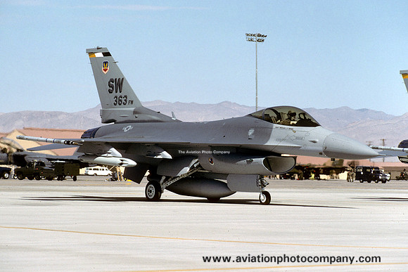 USAF 363 FW F-16C Fighting Falcon 89-2120/SW at Nellis AFB (1991)