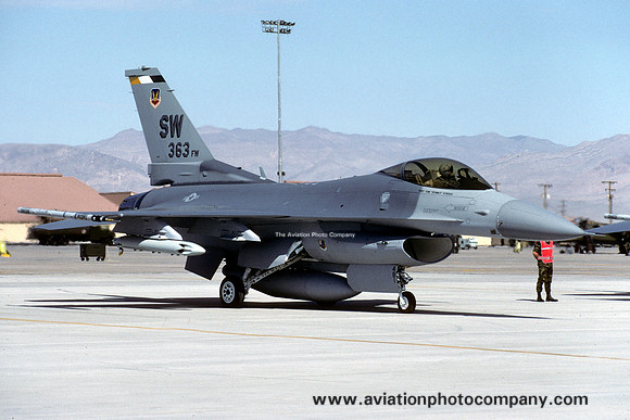USAF 363 FW F-16C Fighting Falcon 88-0481/SW at Nellis AFB (1991)