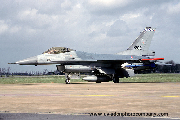 Dutch Air Force 322 Squadron GD F-16A Fighting Falcon J-202 (1994)