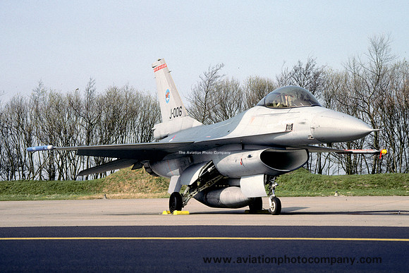 Dutch Air Force 313 Squadron GD F-16A Fighting Falcon J-006 (1992)
