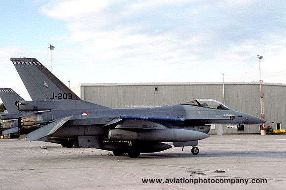 Dutch Air Force 322 Squadron GD F-16A Fighting Falcon J-203 (1994)