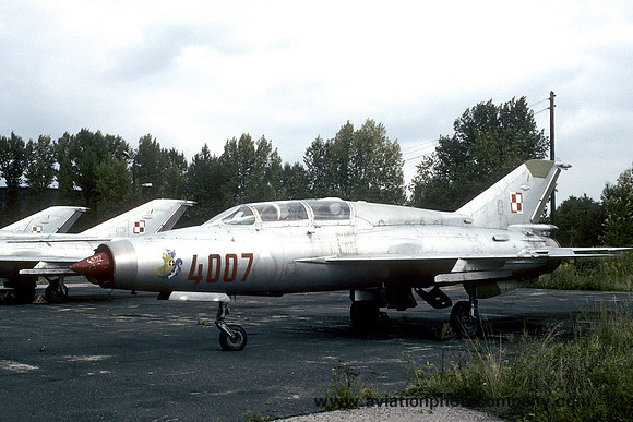Polish Air Force 1 PLM Mikoyan MiG-21US 4007 (1994)
