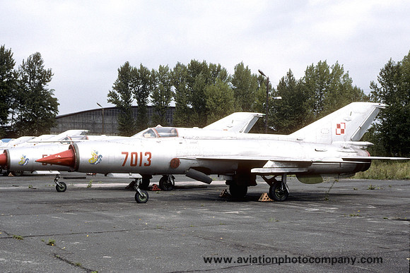 Polish Air Force 1 PLM Mikoyan MiG-21SPS 7013 (1994)