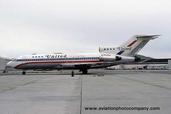 United Airlines Boeing 727-22 N7035U