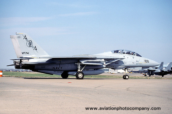 US Navy VF-74 F-14A Tomcat 162925/AA-100 (1991)