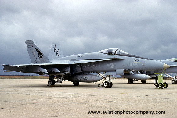 US Navy VFA-132 F/A-18A Hornet 162428/AK-207 (1990)