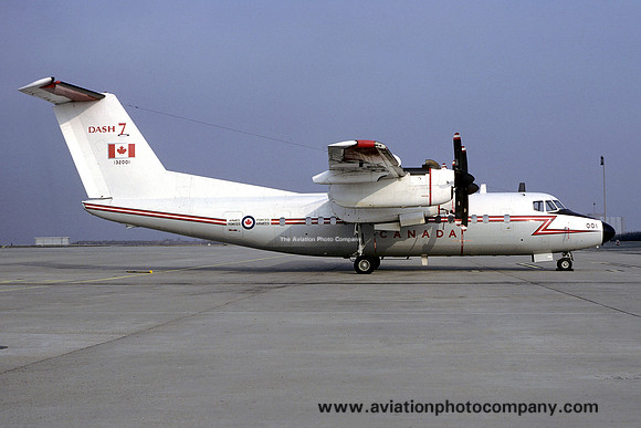 Canadian Air Force 412 Squadron DHC-7-103 132001 (1984)