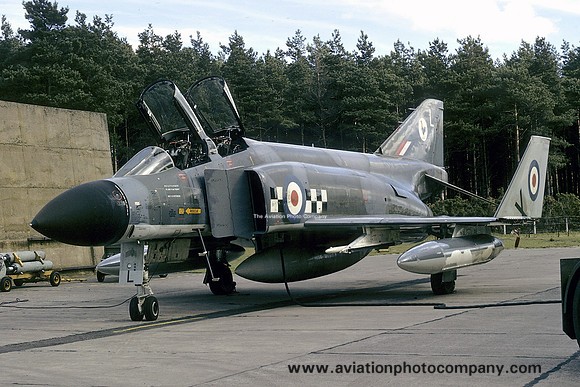RAF 43 Squadron McDonnell F-4K Phantom FG.1 XV573/L (1974)
