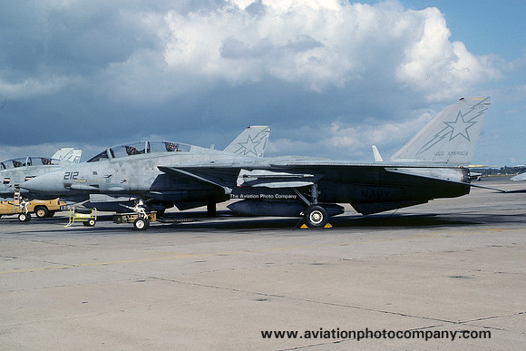 US Navy VF-33 Grumman F-14A Tomcat 161951/212 (1988)