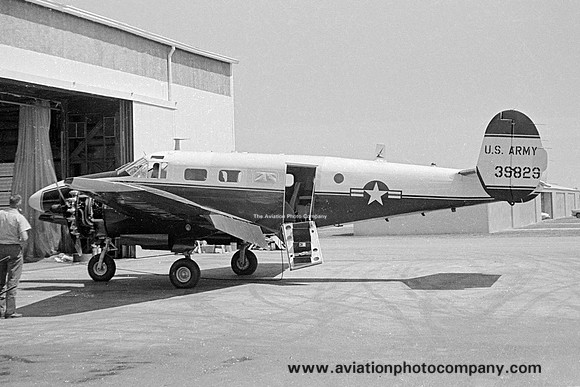 US Army Beech NC-45J Expeditor 39829 (1968)