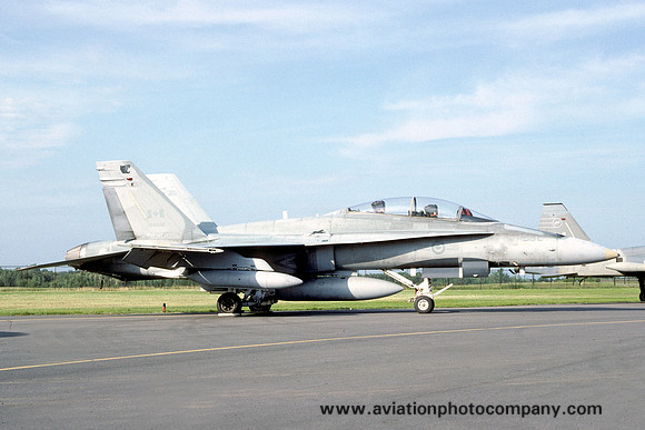 Canadian Air Force 410 Squadron McDonnell Douglas CF-188B Hornet 188932 (1994)