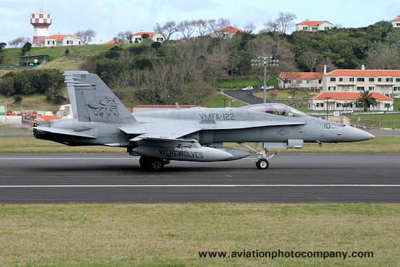 US Marines VMFA-122 McDonnell Douglas F/A-18C Hornet 164275/DC-10 at Lajes (2009)