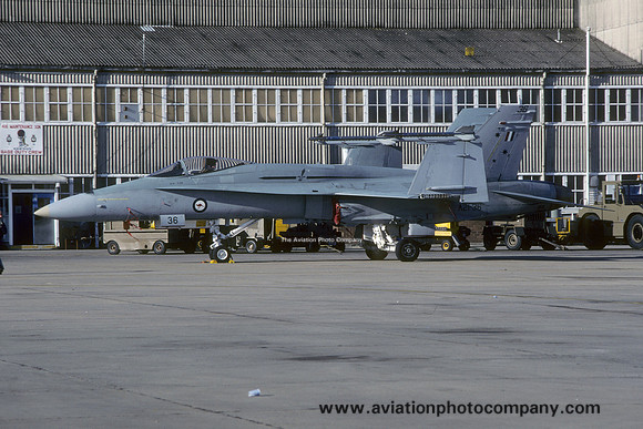 RAAF 7 Squadron McDonnell Douglas F/A-18A Hornet A21-36 (1988)