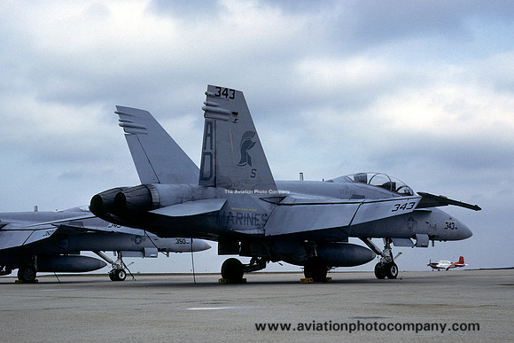US Marines VFA-106 McDonnell Douglas F/A-18D Hornet 163472/AD-343 (1991)