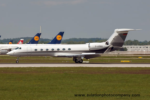 BMW AG Gulfstream 550 D-ABMW at Munich IAP (2016)