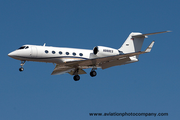 Gulfstream IV N888ES at Las Vegas IAP (2013)