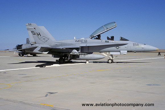 US Marines VMFAT-101 McDonnell Douglas F/A-18D Hornet 164022/SH-252 (2000)