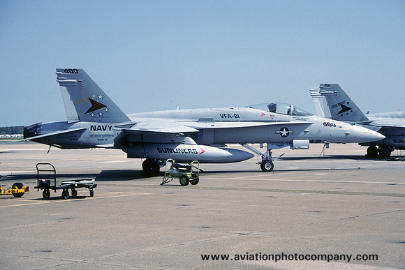 US Navy VFA-81 McDonnell Douglas F/A-18C Hornet 163471/AA-400 (2001)