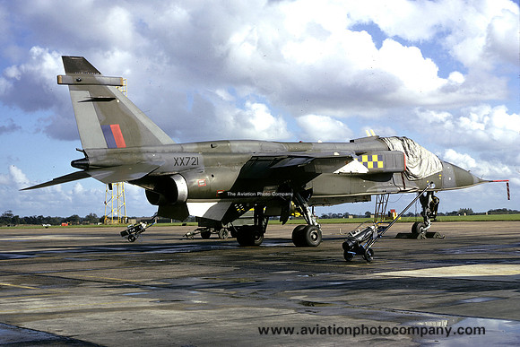 RAF 54 Squadron Sepecat Jaguar GR.1 XX721 (1974)