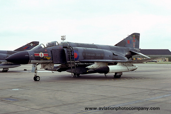 RAF 41 Squadron McDonnell F-4M Phantom FGR.2 XV463/R (1975)