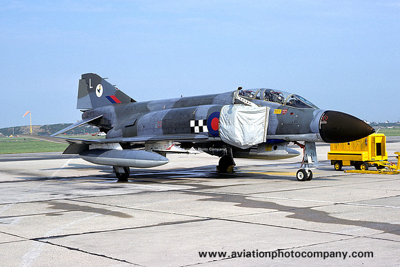 RAF 43 Squadron McDonnell F-4K Phantom FG.1 XV573/L (1975)