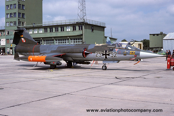 German Air Force JBG33 Lockheed F-104G Starfighter 25+52 (1978)
