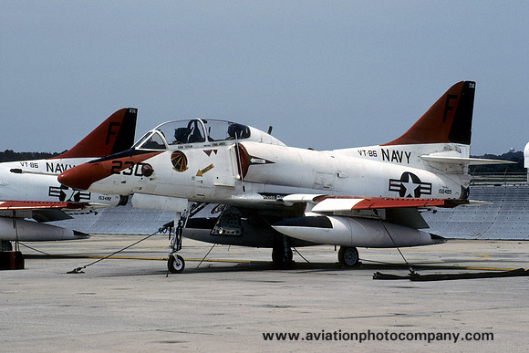 US Navy VT-86 Douglas TA-4J Skyhawk 158489/F-230 (1991)
