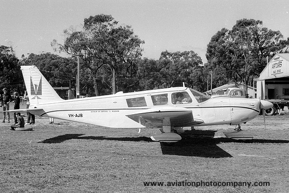 Australian Air Charters Piper PA-32-300 Cherokee Six H-AJB (1969)