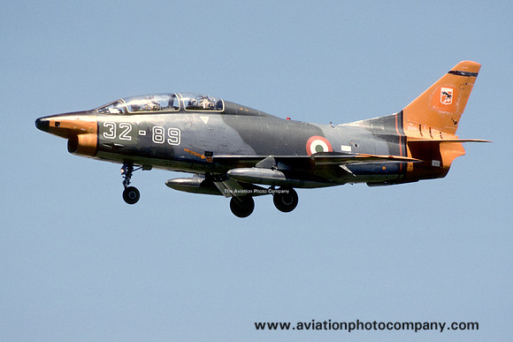 Italian Air Force 32 Stormo FIAT G-91T MM6439/32-89 (1994)