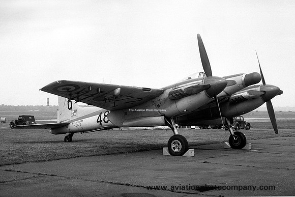 Royal Navy 809 Squadron De Havilland Sea Hornet NF.21 VZ672/Q481 (1951)