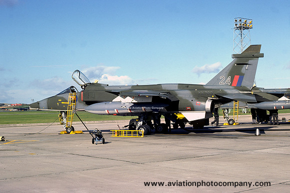 RAF 226 OCU Sepecat Jaguar GR.1 XX763/24 (1975)
