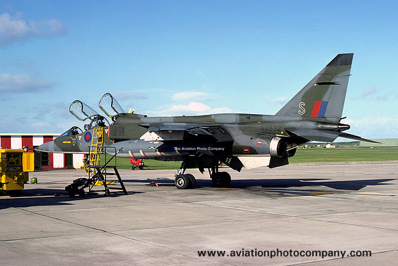 RAF 226 OCU Sepecat Jaguar T.2 XX832/S (1975)