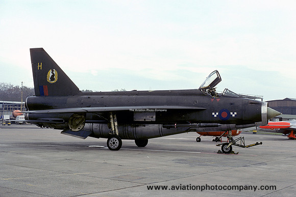 RAF 19 Squadron English Electric Lightning F.2A XN793/H (1975)