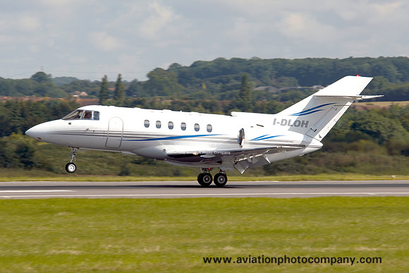 Nauta SpA Jetavia Hawker 800XP I-DLOH at Luton (2007)