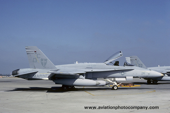 US Marines VMFA-122 McDonnell Douglas F/A-18A Hornet 163160/DC-06 (1990)