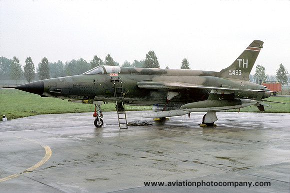 USAF AFRes 457 TFS Republic F-105D Thunderchief 60-0493/TH (1977)